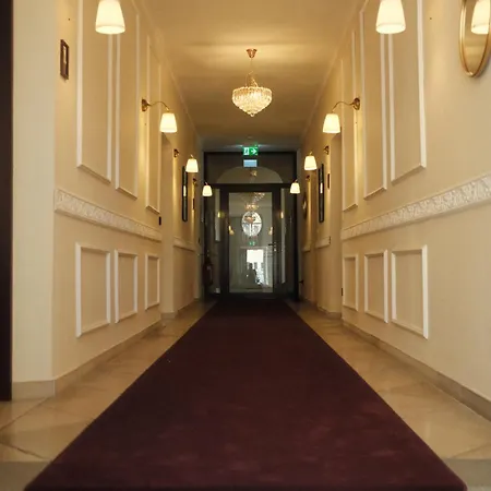 Dede Hotel
